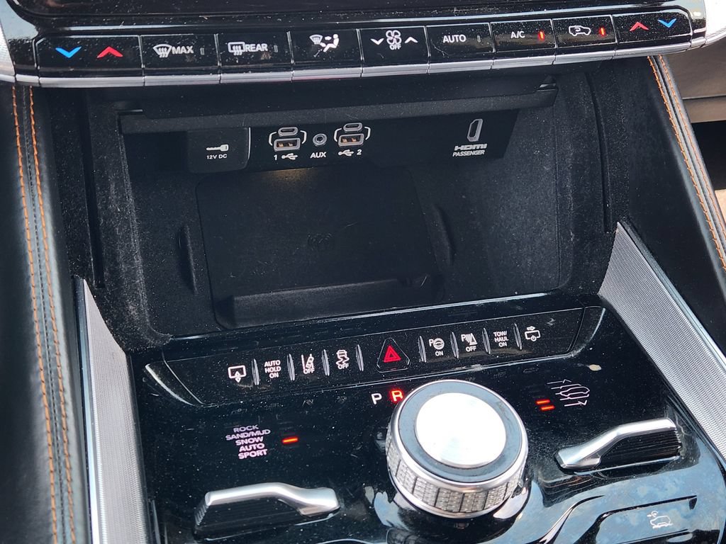 Used 2022 Jeep Grand Wagoneer Series III AWD/4WD image 19