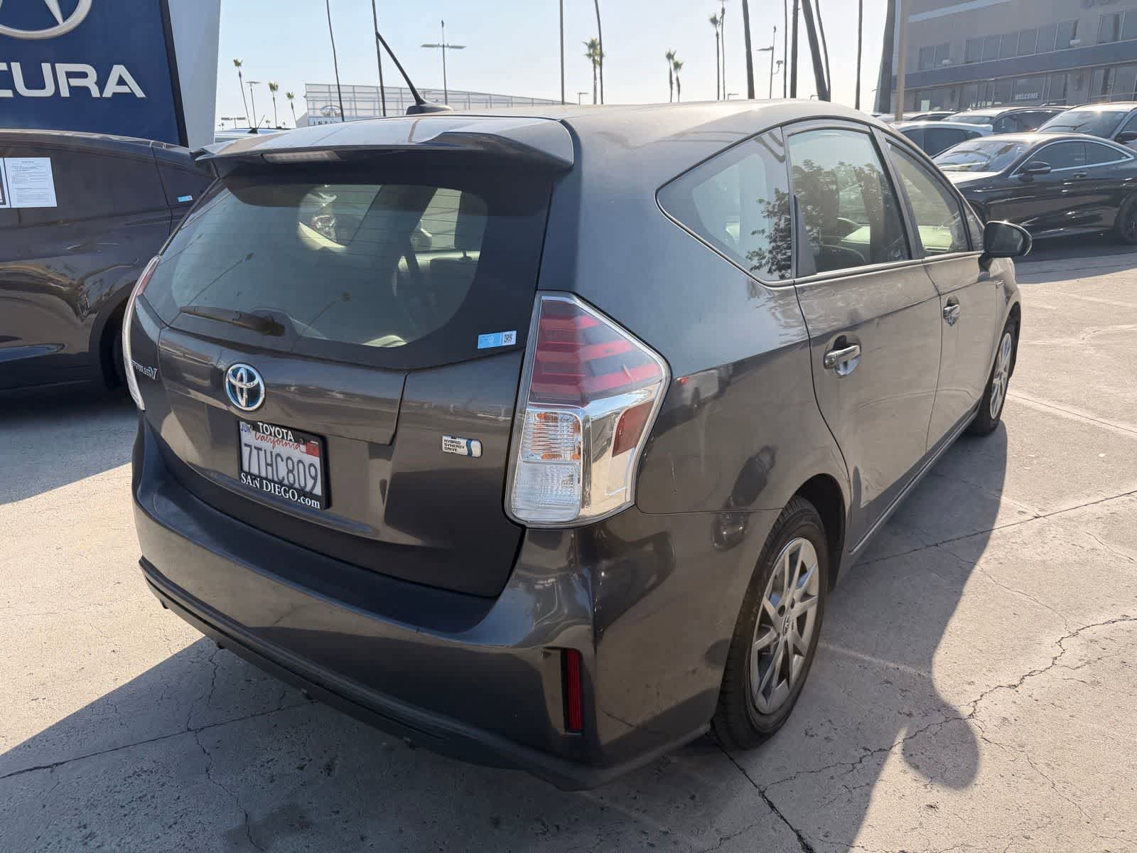 Used 2016 Toyota Prius V Four FWD image 5