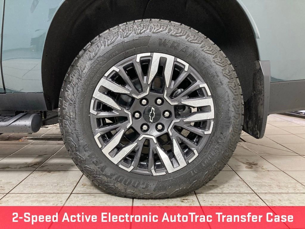 Used 2025 Chevrolet Suburban Z71 w/ Comfort Package image 29