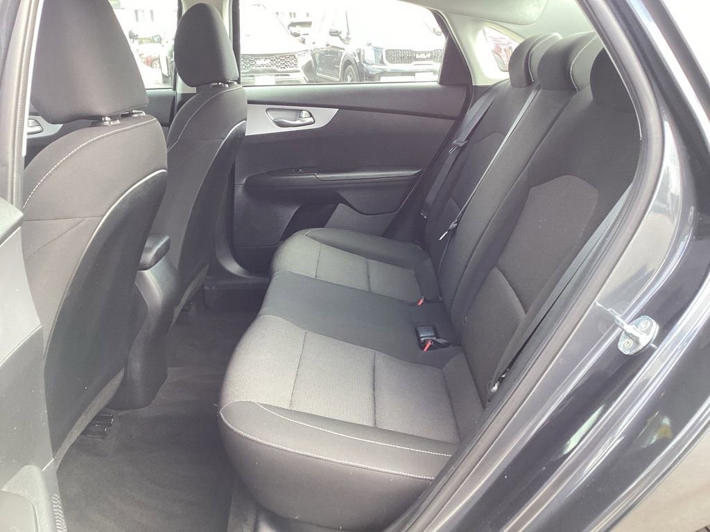 Used 2022 Kia Forte LXS FWD image 14
