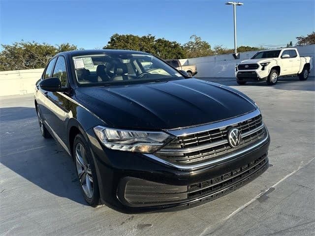 Used 2024 Volkswagen Jetta SE image 38