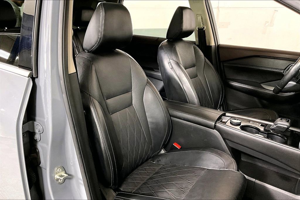 Used 2022 Nissan Rogue Platinum w/ Head-Up Display Package image 7