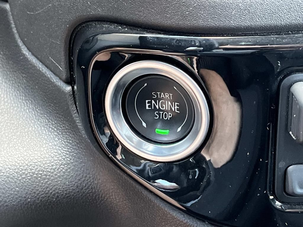 Used 2025 Chevrolet Silverado 1500 LT RWD image 34