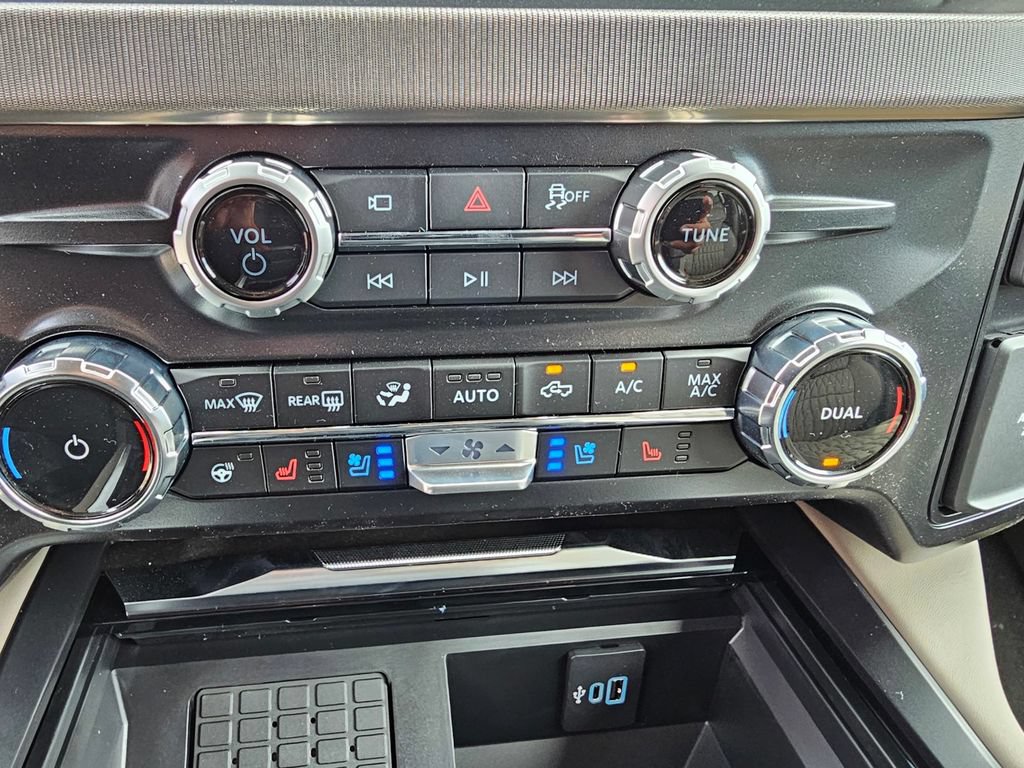 New 2026 Ford F350 Platinum w/ Platinum Plus Package AWD/4WD image 27