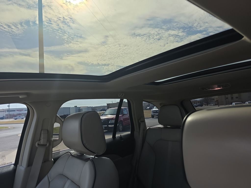 Used 2015 Lincoln MKX FWD w/ Equipment Group 102A image 9