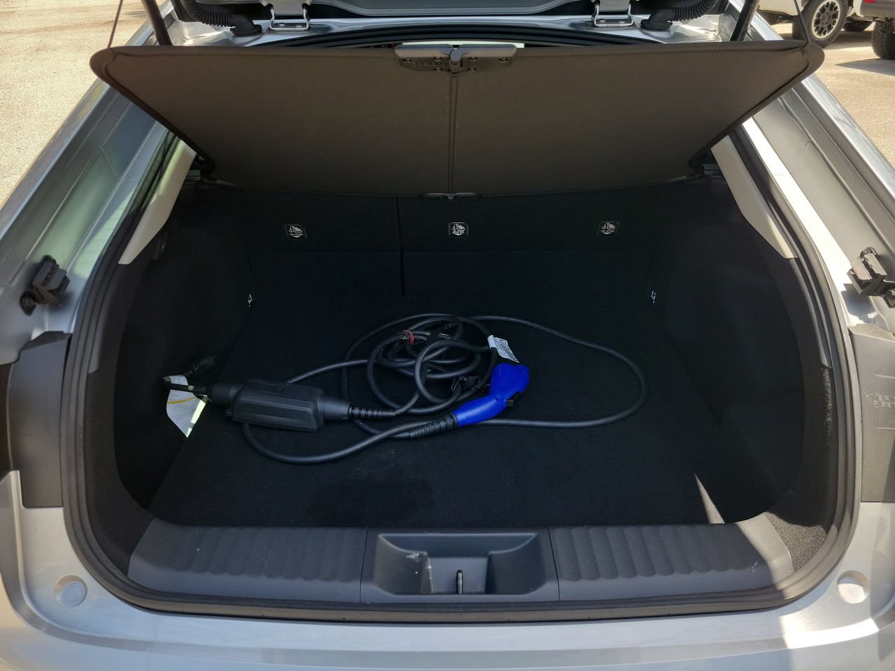 Used 2025 Toyota Prius Plug-In Hybrid FWD image 8