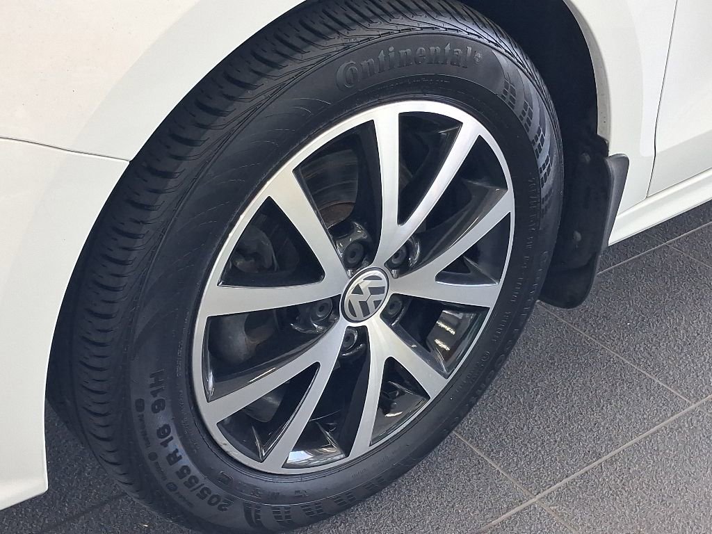 Used 2017 Volkswagen Jetta SE FWD image 8