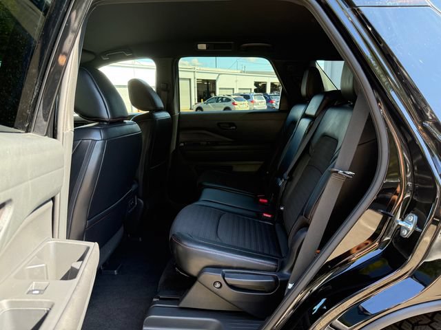 Used 2026 Nissan Pathfinder Rock Creek AWD/4WD image 14