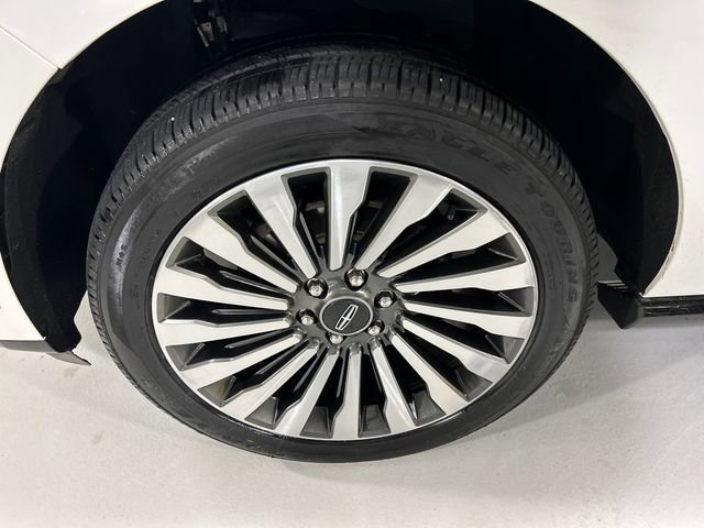 Used 2021 Lincoln Navigator Reserve w/ Luxury Package AWD/4WD image 9