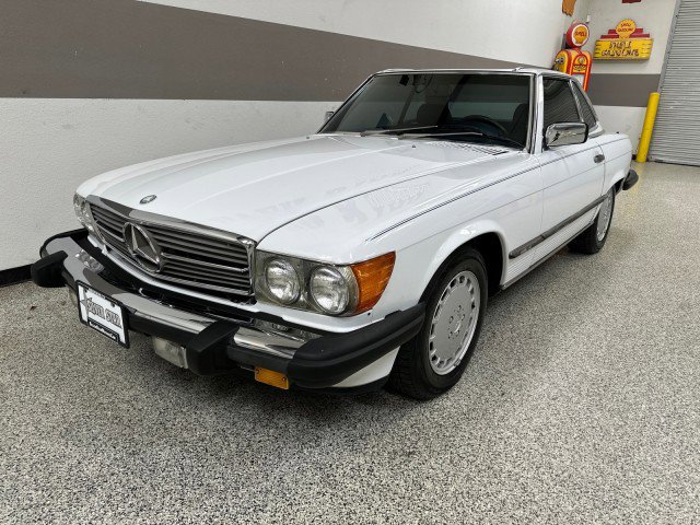 Used 1988 Mercedes-Benz 560 SL image 3