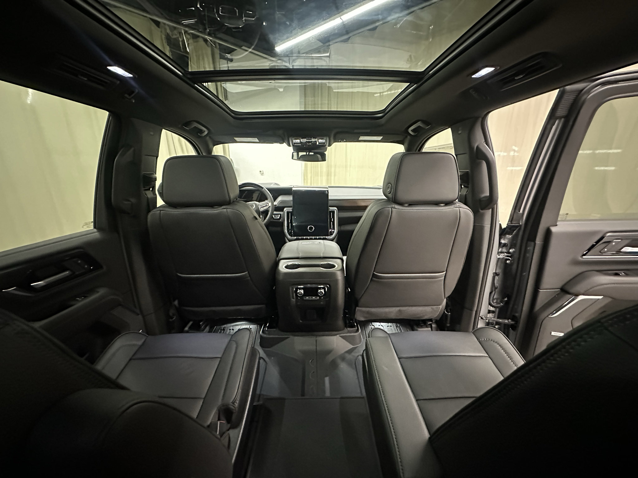 New 2027 GMC Yukon Denali w/ Sun & Power Step Package AWD/4WD image 21