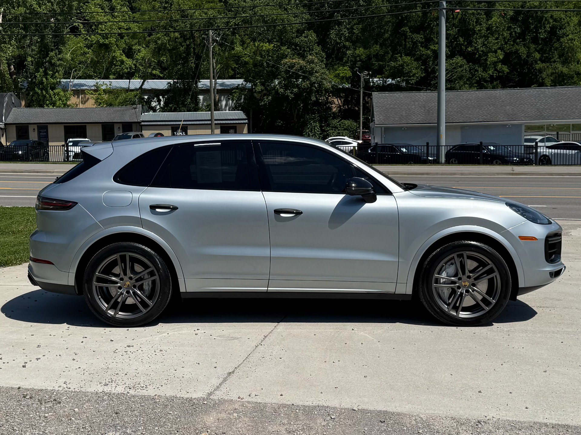 Used 2023 Porsche Cayenne Turbo AWD/4WD image 7