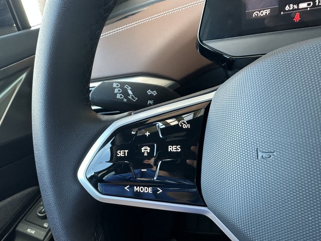 Used 2023 Volkswagen ID.4 Pro image 17