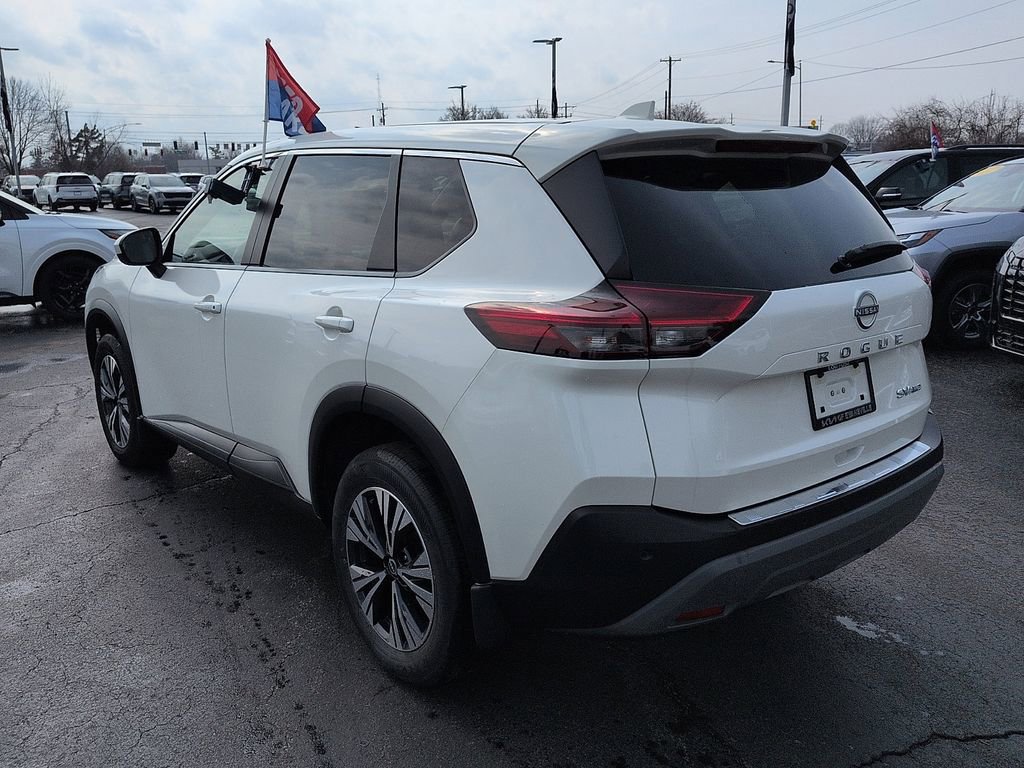 Used 2023 Nissan Rogue SV image 5