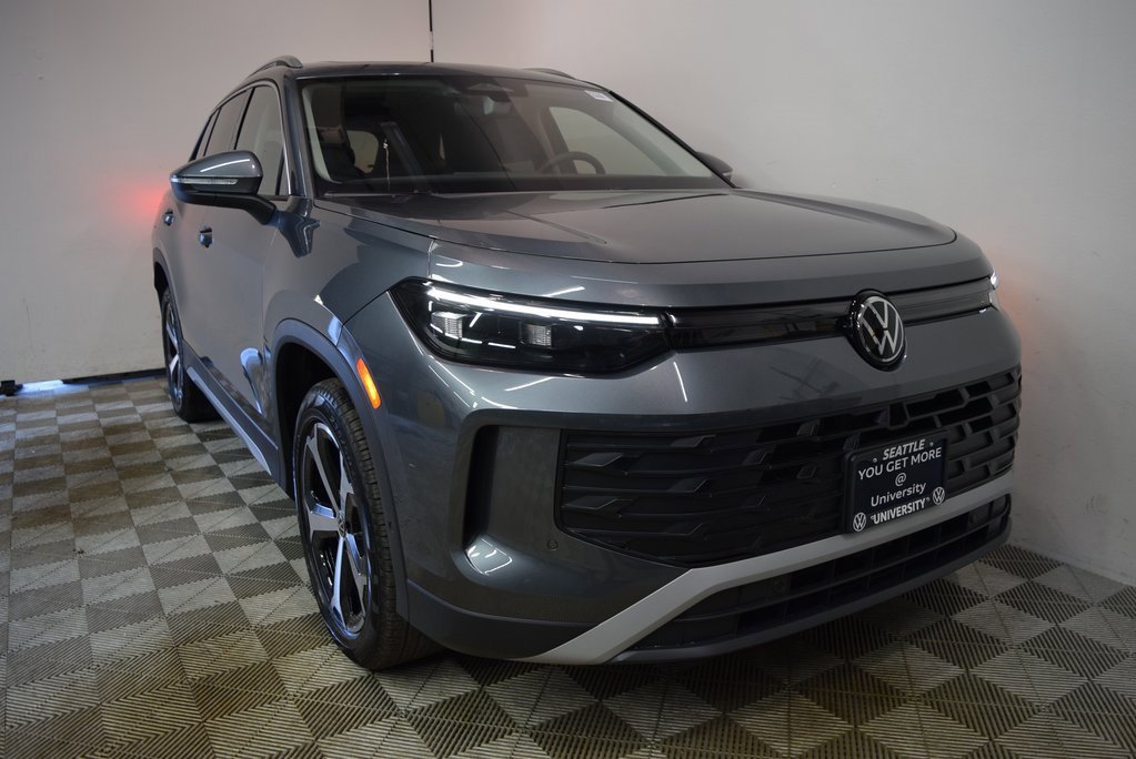 New 2025 Volkswagen Tiguan SE