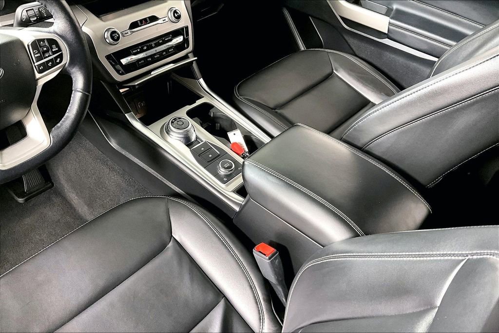 Used 2023 Ford Explorer XLT w/ Equipment Group 202A image 17