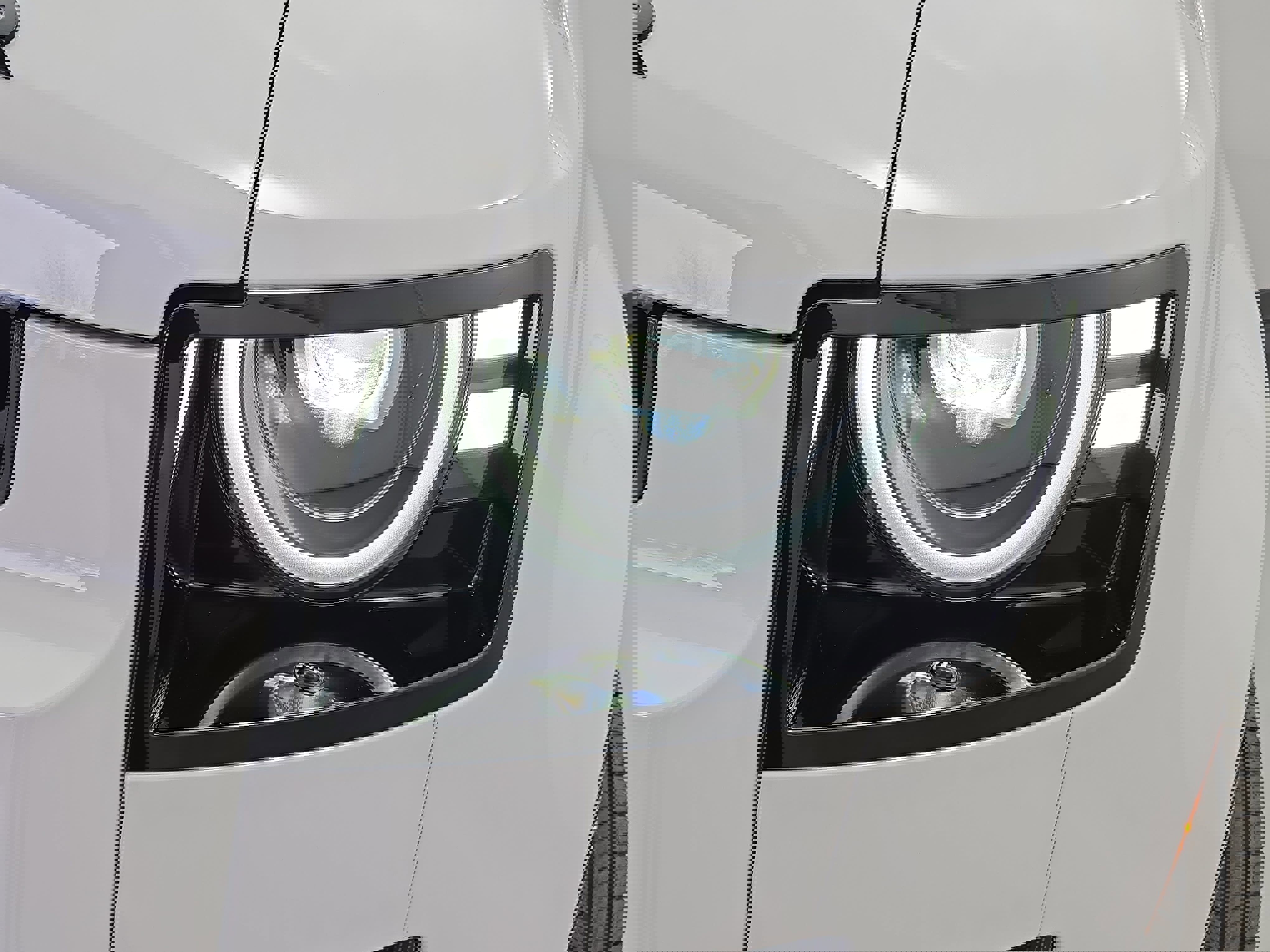 New 2026 Land Rover Defender 110 X-Dynamic SE image 31