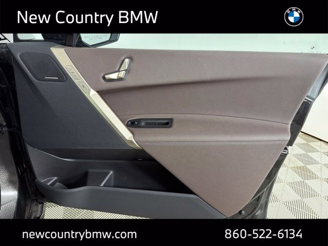 Used 2024 BMW iX xDrive50 w/ Sport Package AWD/4WD image 18