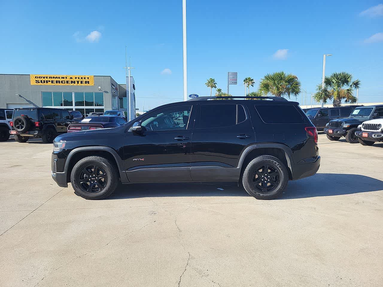 Used 2021 GMC Acadia AT4 w/ Technology Package AWD/4WD image 11