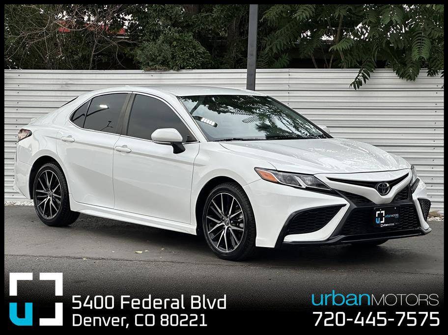 Used 2023 Toyota Camry SE FWD image 1