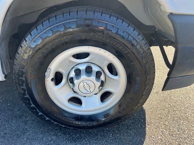 Used 2019 Chevrolet Express 2500 Extended w/ Driver Convenience Package image 28