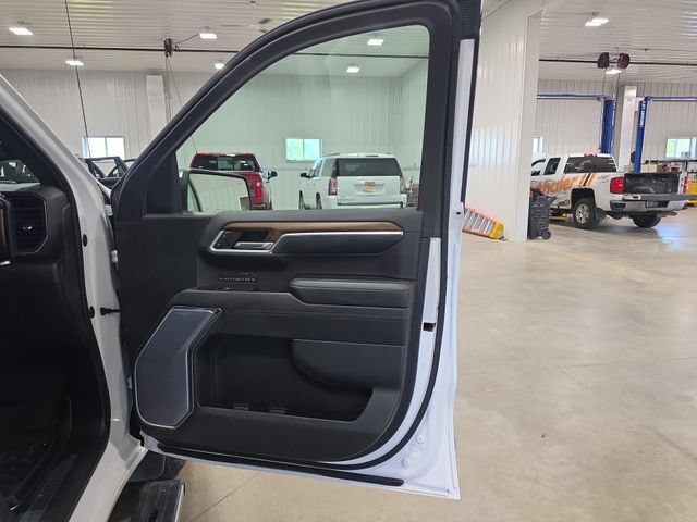 Used 2023 Chevrolet Silverado 1500 High Country w/ Technology Package AWD/4WD image 33