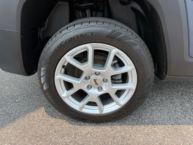Used 2023 Jeep Renegade Latitude AWD/4WD image 45