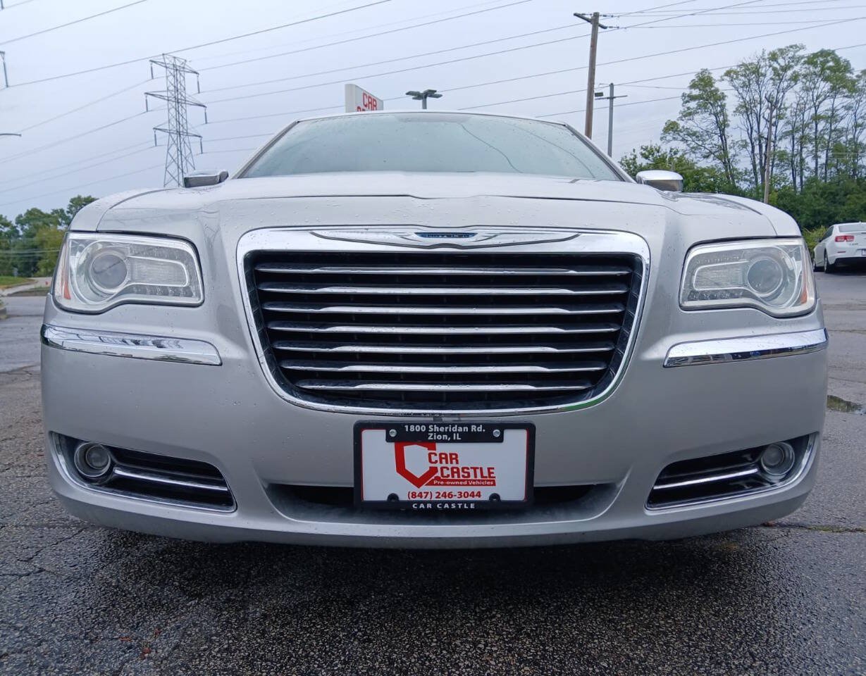 Used 2012 Chrysler 300 Limited RWD image 2