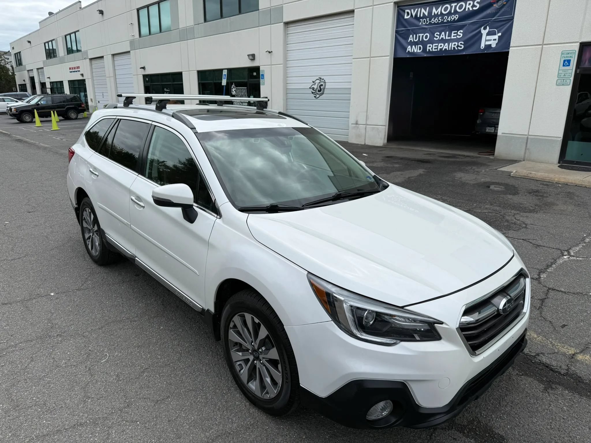 Used 2019 Subaru Outback 3.6R Touring AWD/4WD image 9