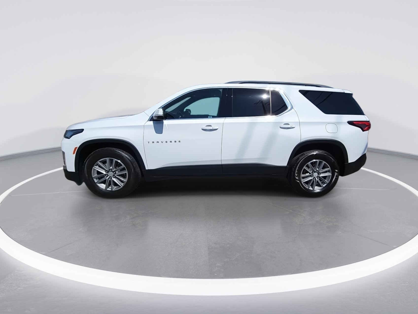Used 2023 Chevrolet Traverse LT AWD/4WD image 5