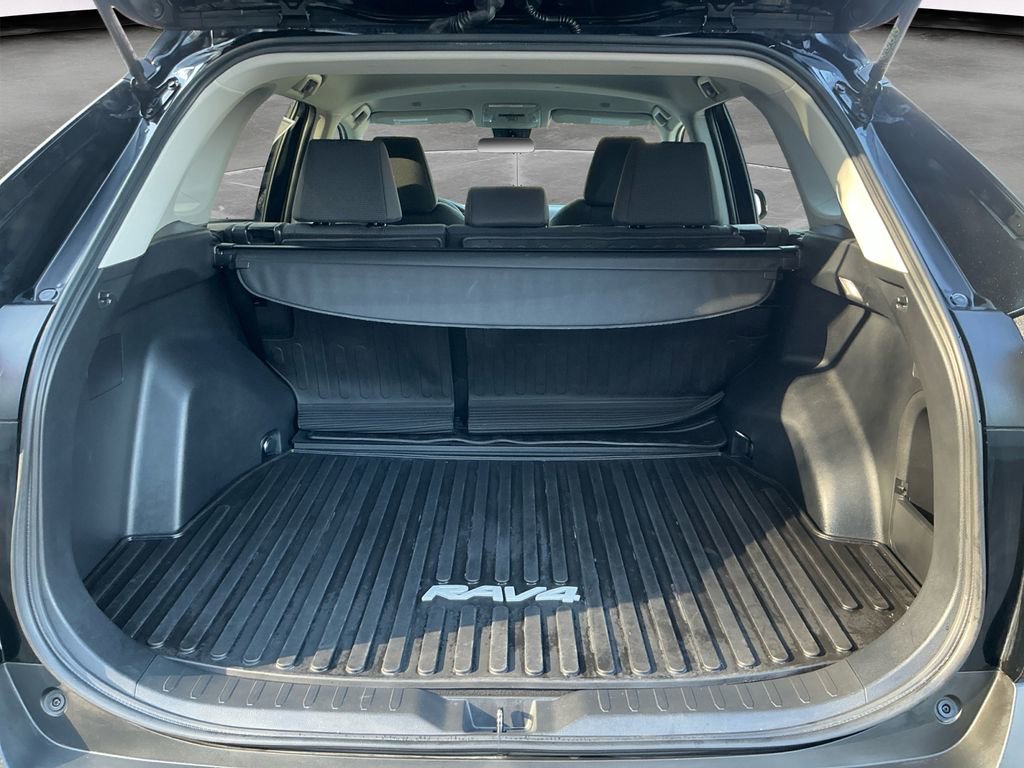Used 2023 Toyota RAV4 LE image 18