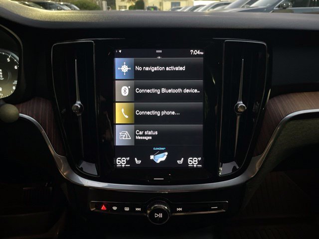 Used 2022 Volvo S60 B5 Momentum w/ Climate Package FWD image 19