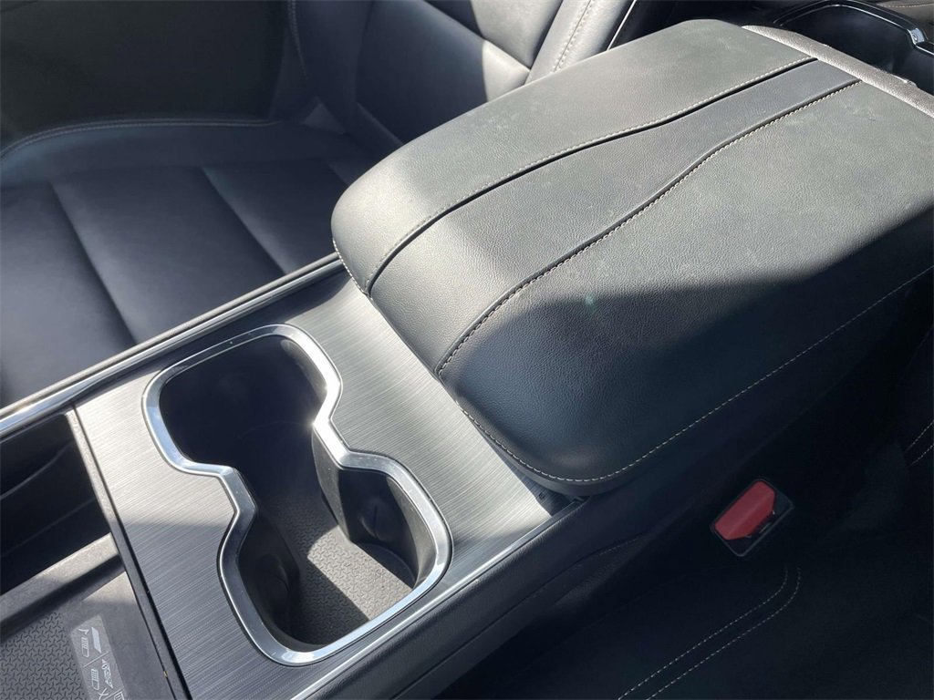 Used 2024 GMC Acadia Elevation image 26