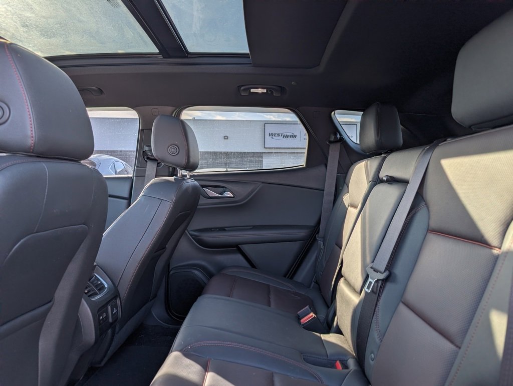 Used 2022 Chevrolet Blazer RS w/ LPO, Exterior Decal Package image 9