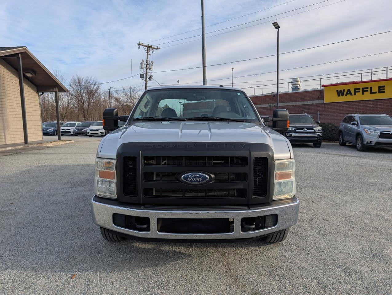 Used 2010 Ford F250 Lariat image 2