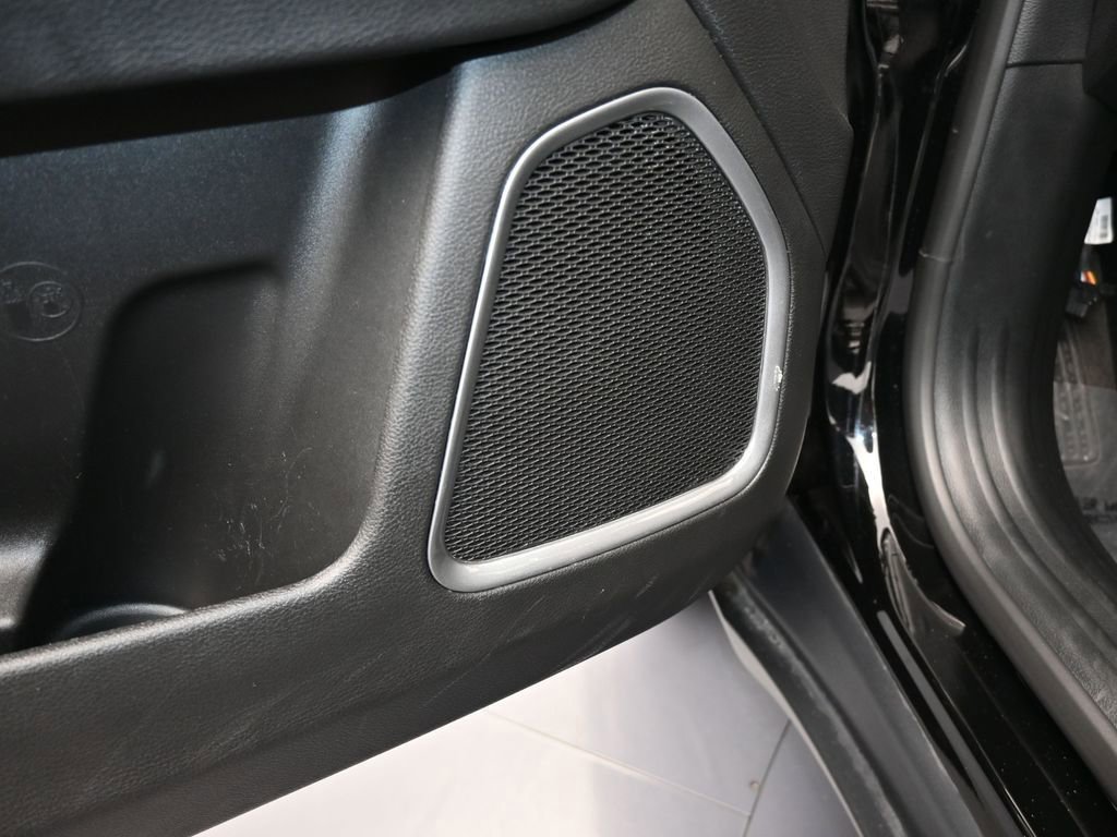 Used 2024 Jeep Compass Latitude image 15