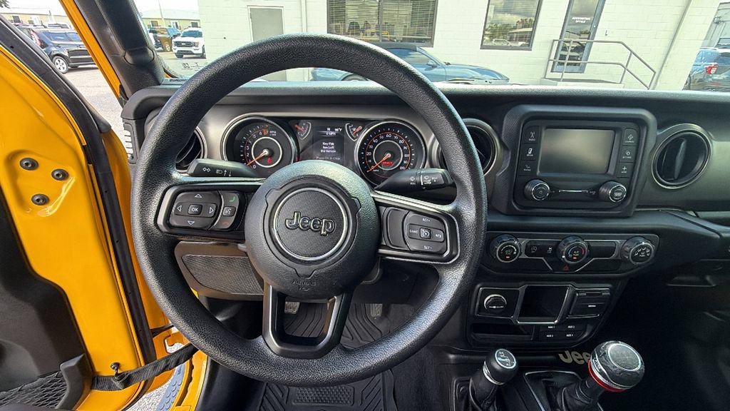 Used 2018 Jeep Wrangler Unlimited Sport AWD/4WD image 15