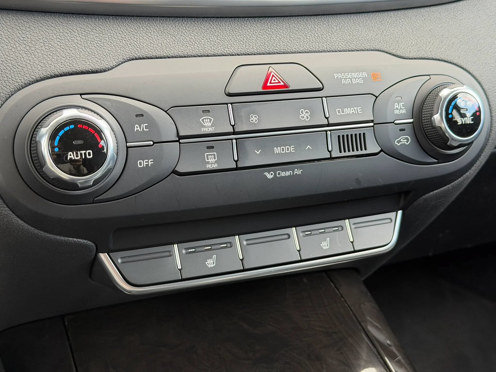 Used 2017 Kia Sorento EX FWD image 29