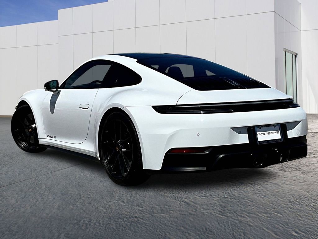 Used 2025 Porsche 911 Carrera GTS RWD image 3