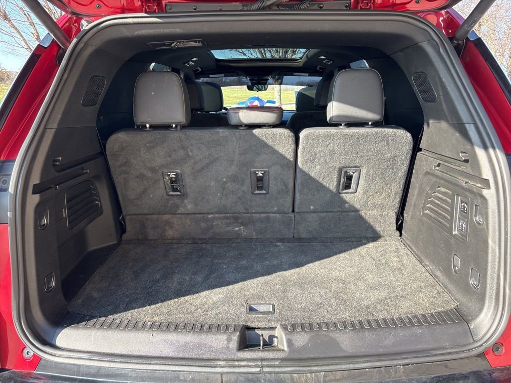 Used 2024 Chevrolet Traverse RS image 12