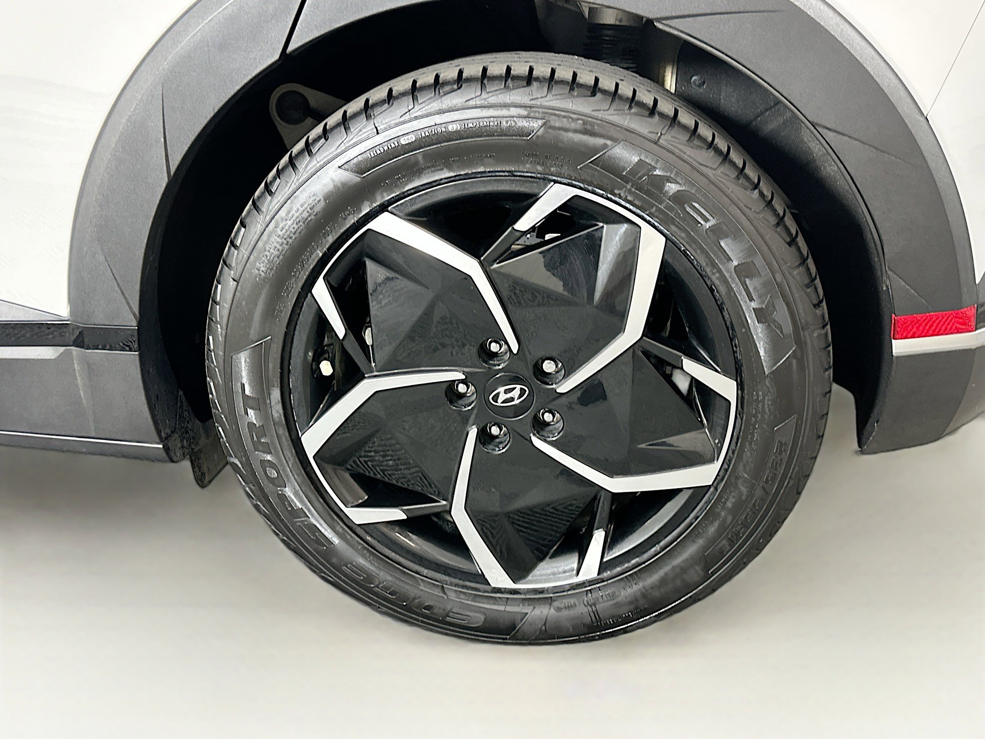 Used 2024 Hyundai Ioniq 5 SE RWD image 11