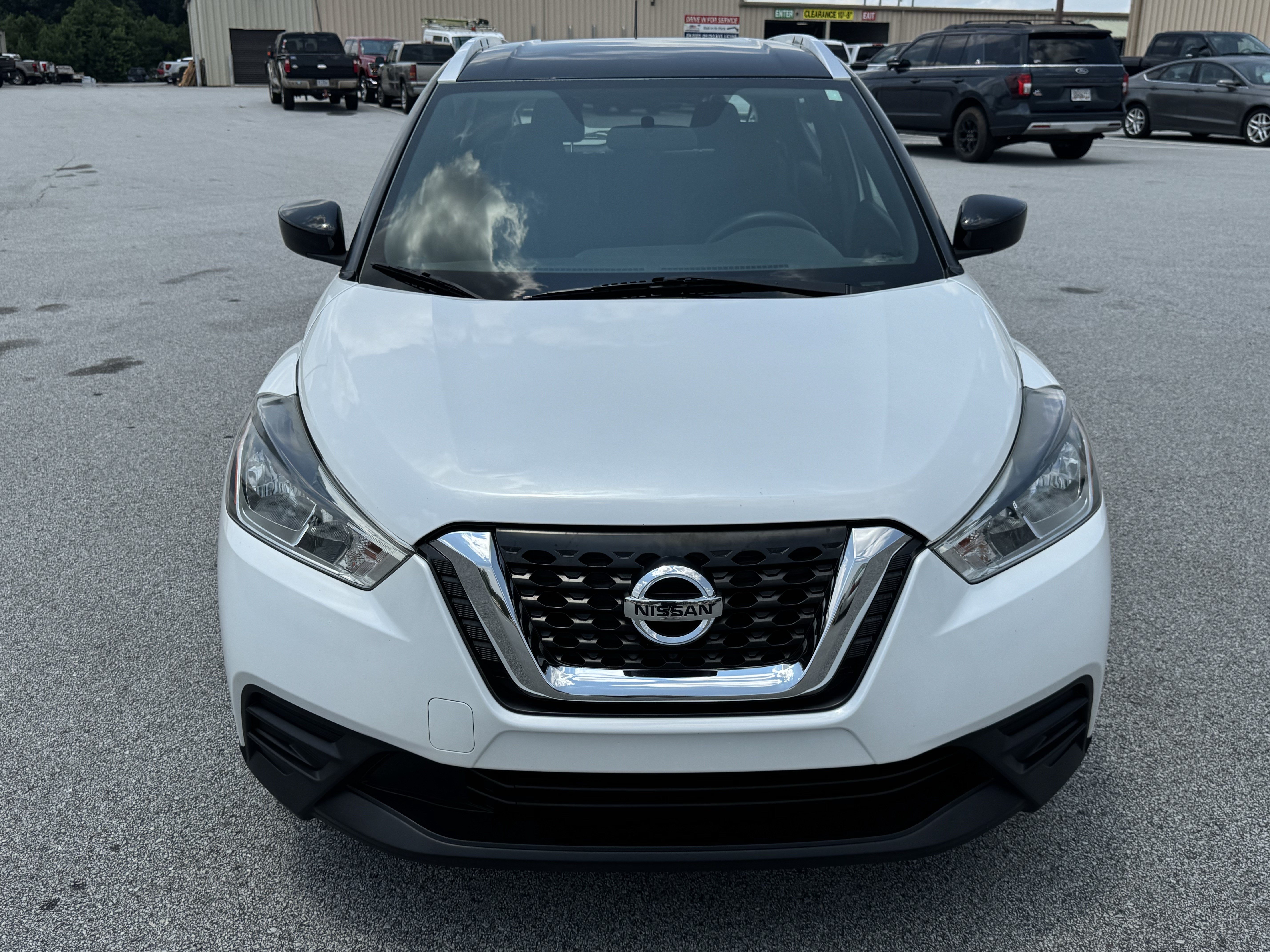 Used 2019 Nissan Kicks SV FWD image 3