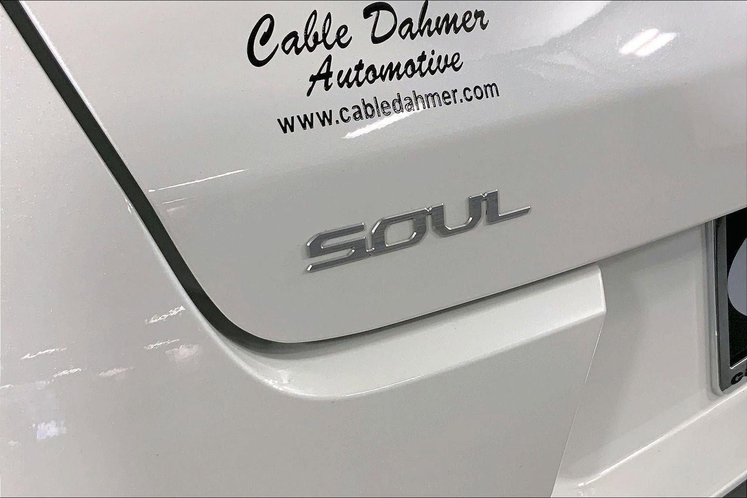 Used 2025 Kia Soul LX FWD image 8