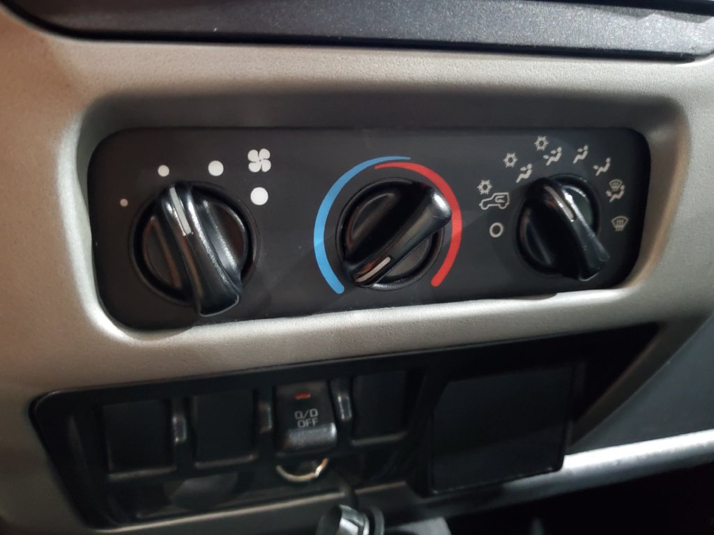 Used 2005 Jeep Wrangler Unlimited AWD/4WD image 26