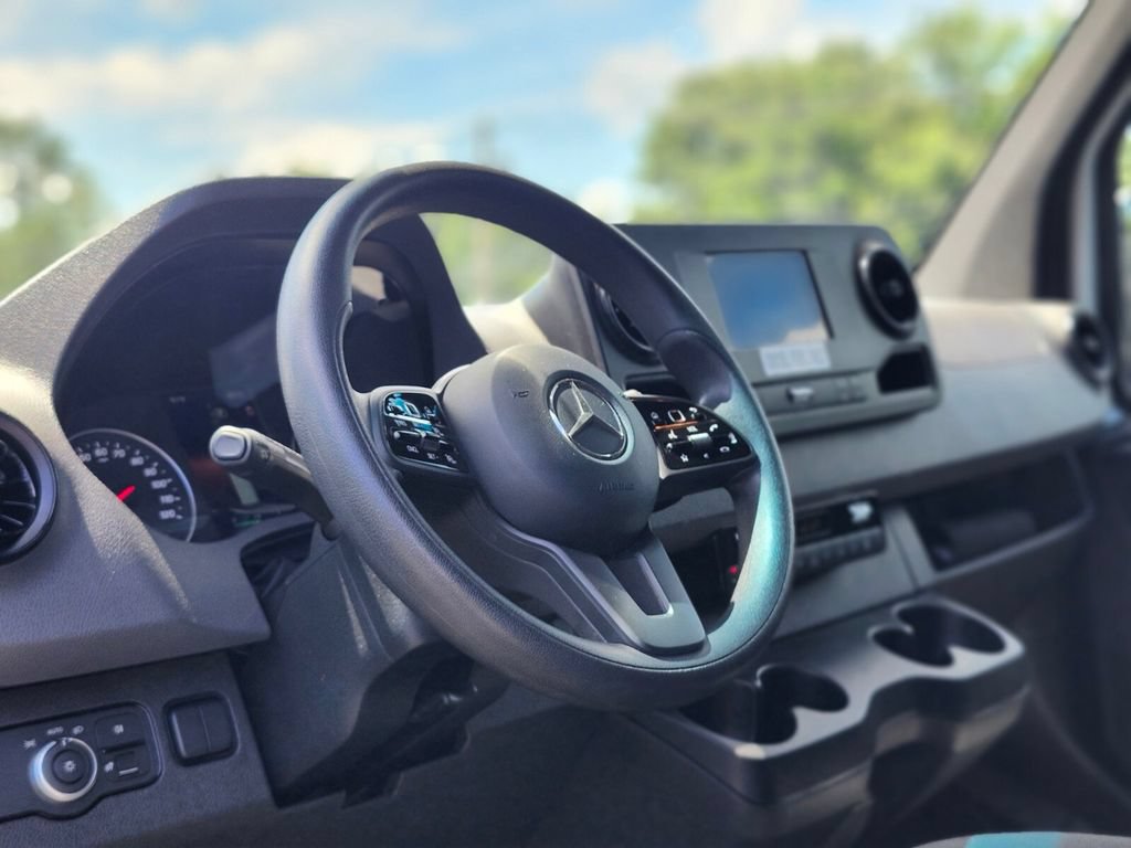 Used 2024 Mercedes-Benz Sprinter 2500 image 21