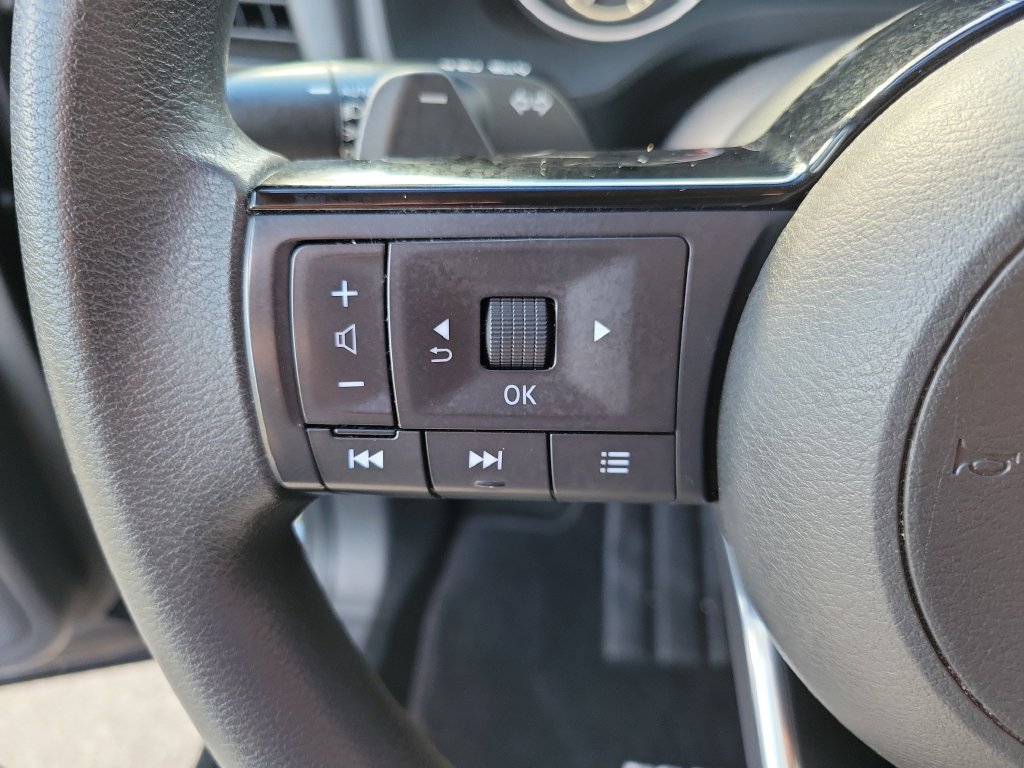 Used 2021 Nissan Rogue SV FWD image 29