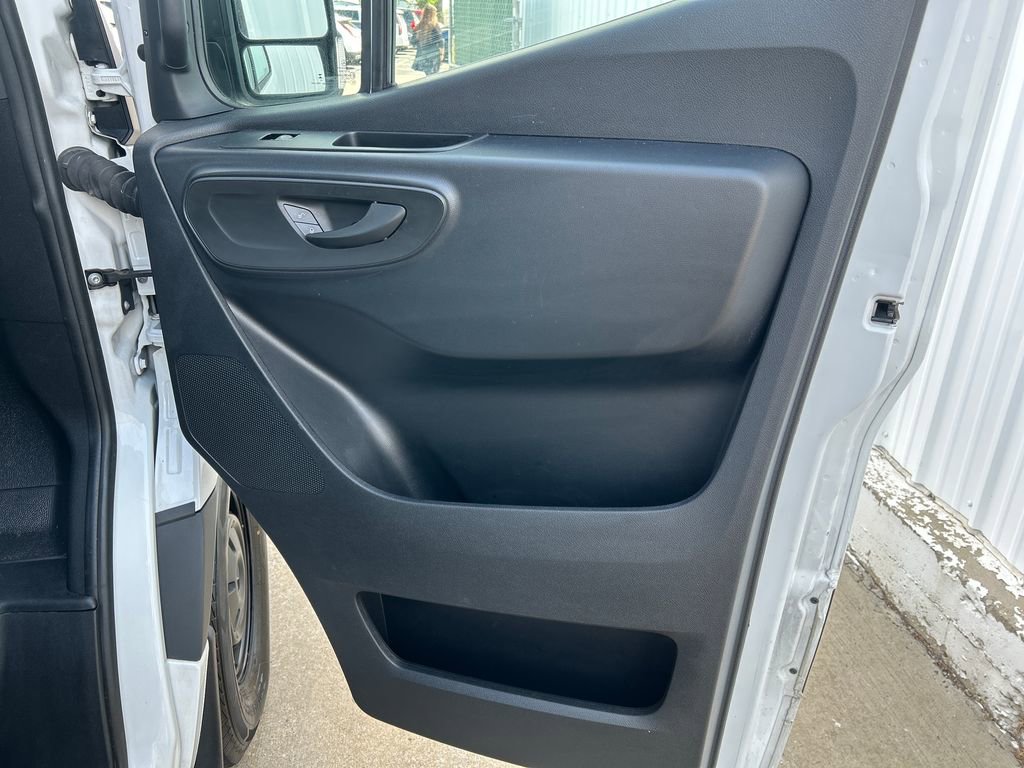 Used 2025 Mercedes-Benz Sprinter 2500 image 28