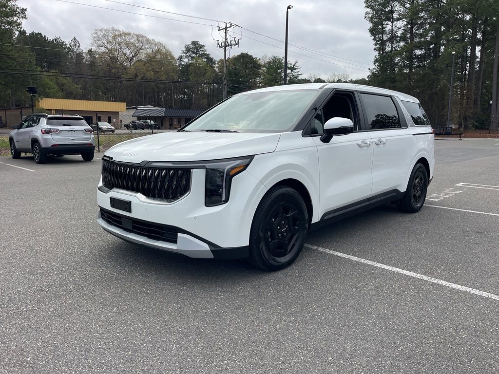 Certified 2025 Kia Carnival image 2