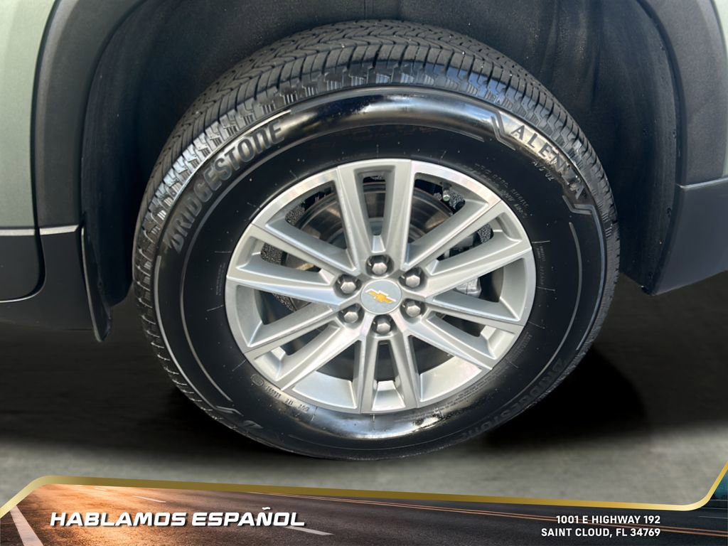 Used 2023 Chevrolet Traverse LT image 32
