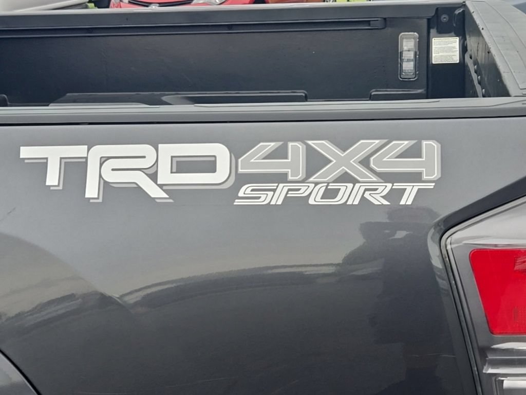 Used 2021 Toyota Tacoma TRD Sport AWD/4WD image 5